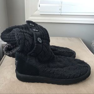 UGG Boots (Black, Size 8)